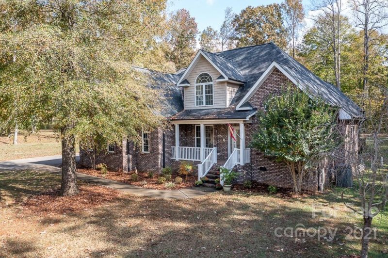 Property image 2 at 211 Carters Farm Drive, Statesville, NC 28625