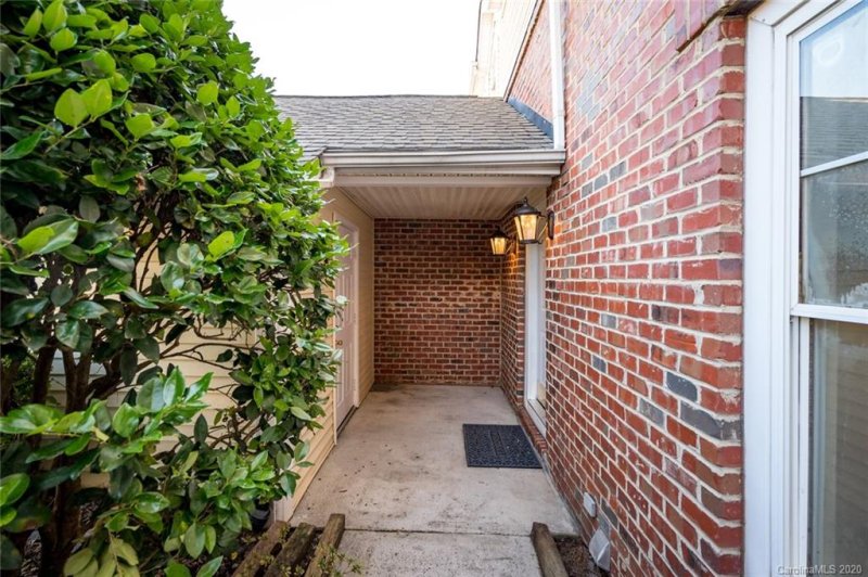 Property image 2 at 6921 Misty Pine Lane, Charlotte, NC 28217