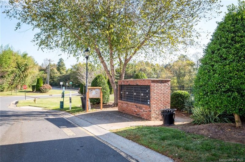 Property image 3 at 6921 Misty Pine Lane, Charlotte, NC 28217