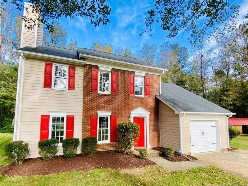 Property image 2 at 7402 Claymont Drive, Charlotte, NC 28227