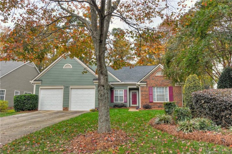 520 Oakbluff Circle