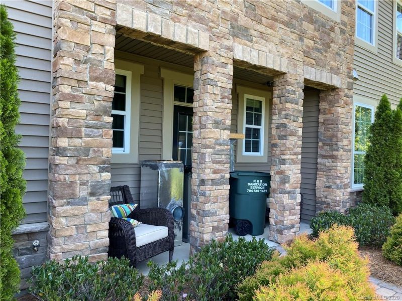 Property image 2 at 9627 Glenburn Lane, Charlotte, NC 28278