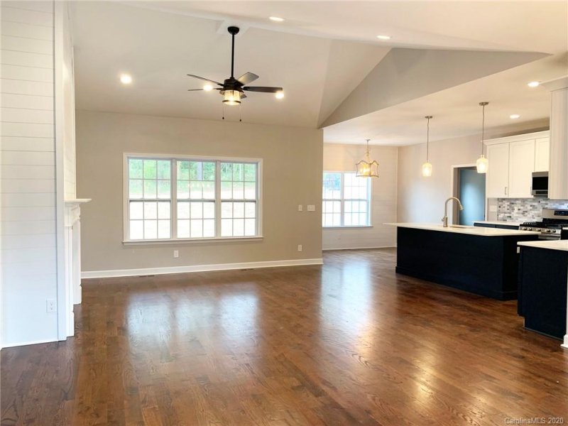 Property image 5 at 1249 Kensington Circle, Newton, NC 28658