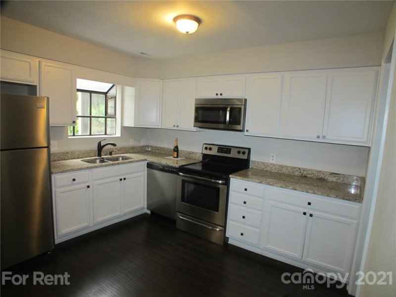Property image 3 at 9111 Sharonbrook Drive, Charlotte, NC 28210