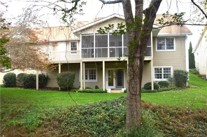 Property image 3 at 1124 Citation Circle, Hendersonville, NC 28739