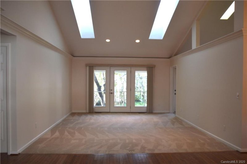 Property image 4 at 1124 Citation Circle, Hendersonville, NC 28739