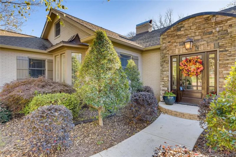 Property image 3 at 621 W End Avenue, Statesville, NC 28677