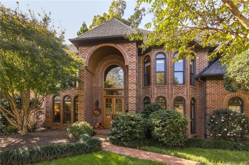 2215 Humberview Lane