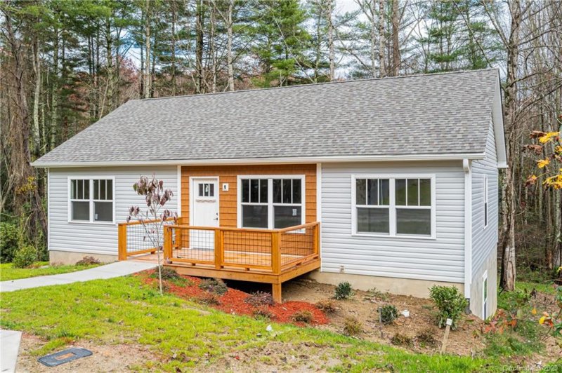 Property image 2 at 65 Briarcreek Court, Hendersonville, NC 28739