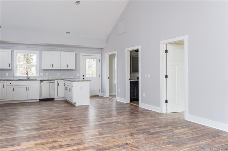 Property image 5 at 65 Briarcreek Court, Hendersonville, NC 28739