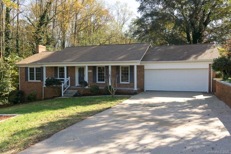 Property image 2 at 2440 23rd Avenue Place, Hickory, NC 28601