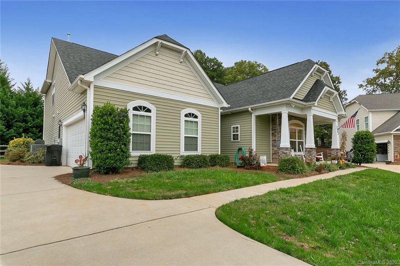 Property image 3 at 7983 Sally Clark Drive, Denver, NC 28037