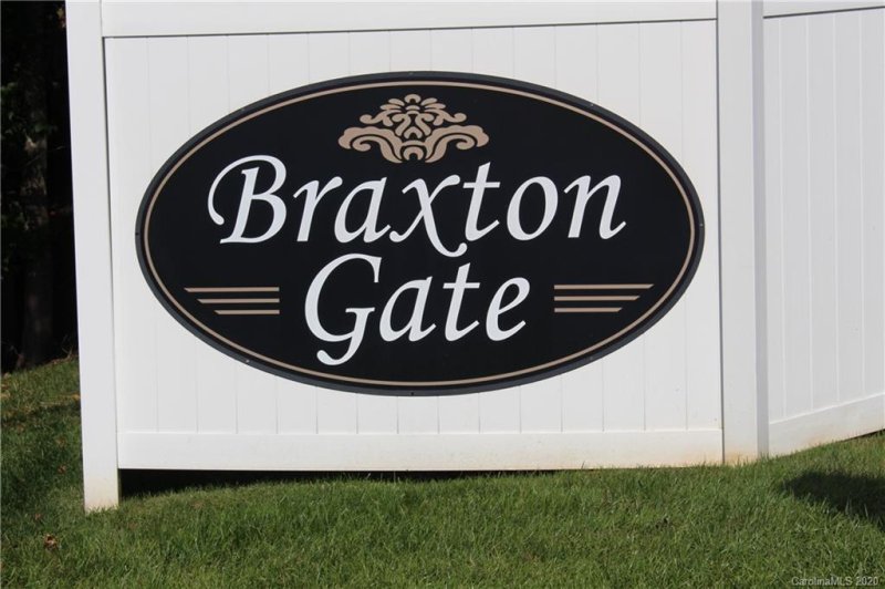 Property image 2 at 4754 Braxton Gate Lane, Hickory, NC 28602