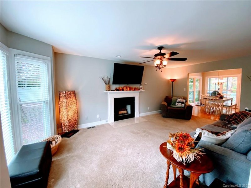 Property image 4 at 6053 Gold Creek Estate Drive, Hickory, NC 28601