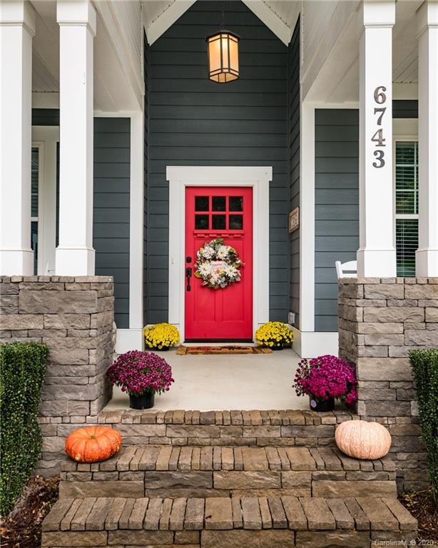 Property image 2 at 6743 Fox Ridge Circle, Davidson, NC 28036