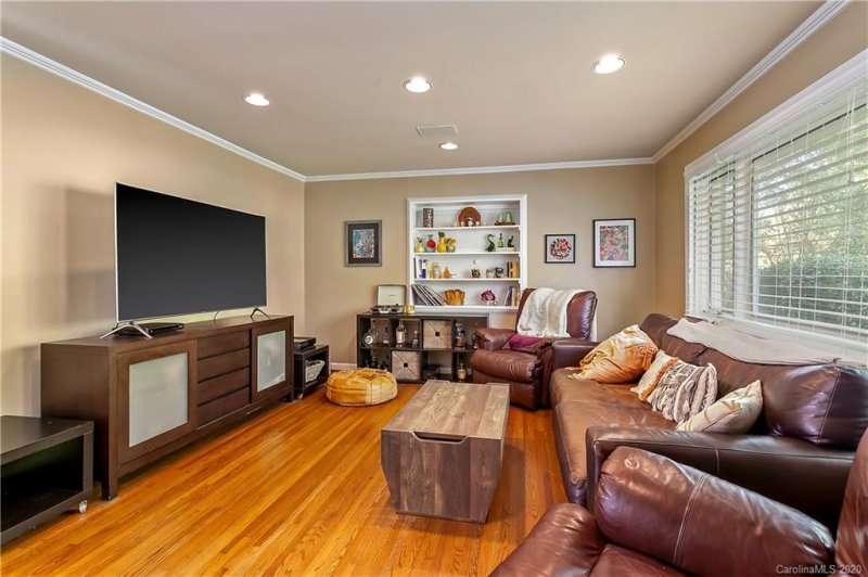 Property image 2 at 424 Beverly Circle, Charlotte, NC 28270