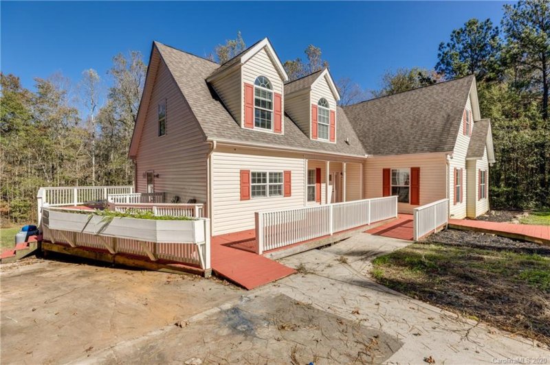 Property image 2 at 150 Castle Court, Kings Mountain, NC 28086