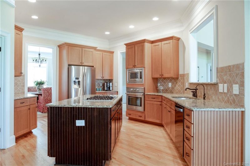 Property image 3 at 120 Whispering Cove Court, Mooresville, NC 28117