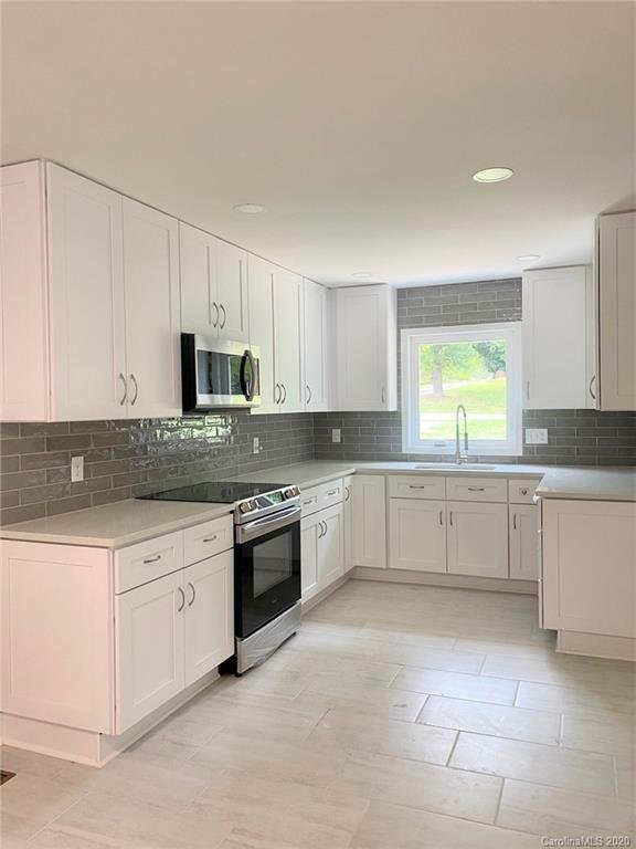 Property image 2 at 218 Walnut Avenue, Mount Holly, NC 28120