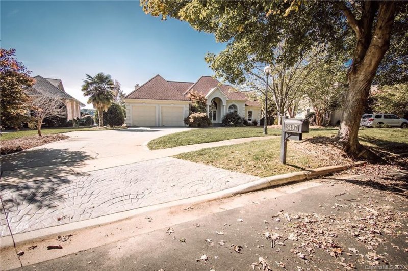 Property image 3 at 3407 Governors Island Drive, Denver, NC 28037