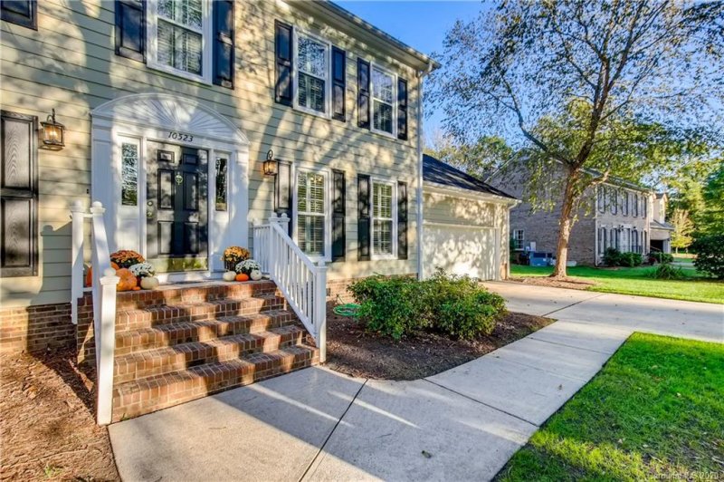 Property image 2 at 10523 Elrod Lane, Charlotte, NC 28277