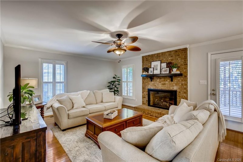 Property image 3 at 10523 Elrod Lane, Charlotte, NC 28277