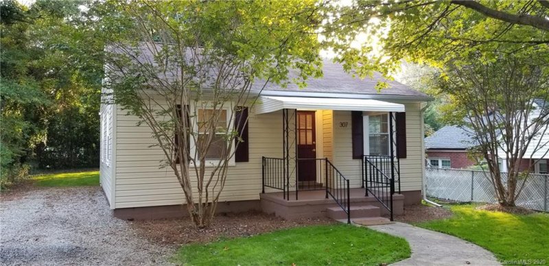 Property image 2 at 307 Hillcrest Avenue, Gastonia, NC 28052