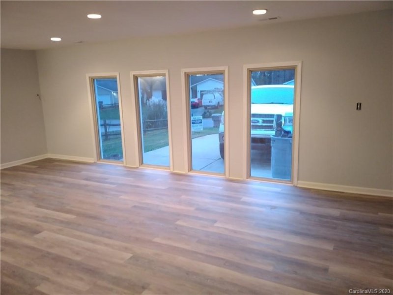 Property image 4 at 7642 Eastbourne Road, Charlotte, NC 28227