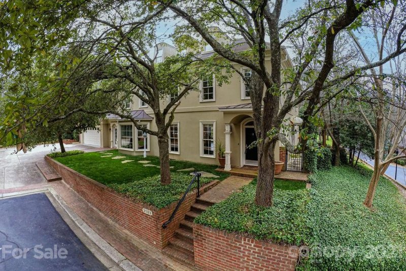 Property image 2 at 2132 Rolston Drive, Charlotte, NC 28207