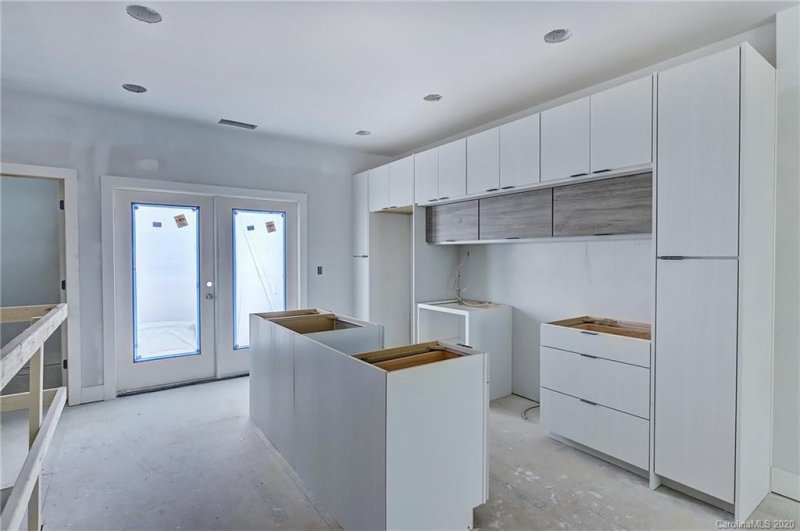 Property image 3 at 1235 S Minter Place, Charlotte, NC 28203