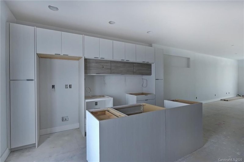 Property image 5 at 1235 S Minter Place, Charlotte, NC 28203