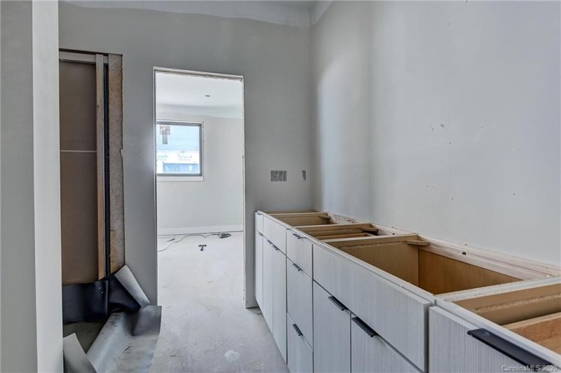 Property image 5 at 1231 S Minter Place, Charlotte, NC 28203