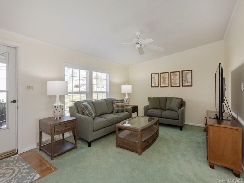 Property image 3 at 39 Stephanie Lane, Hendersonville, NC 28792