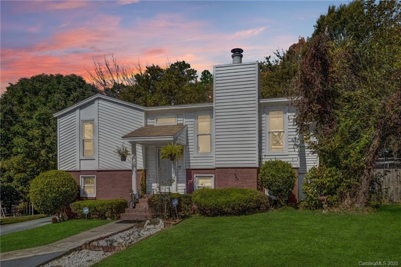 Property image 2 at 8032 Marin Drive, Charlotte, NC 28215