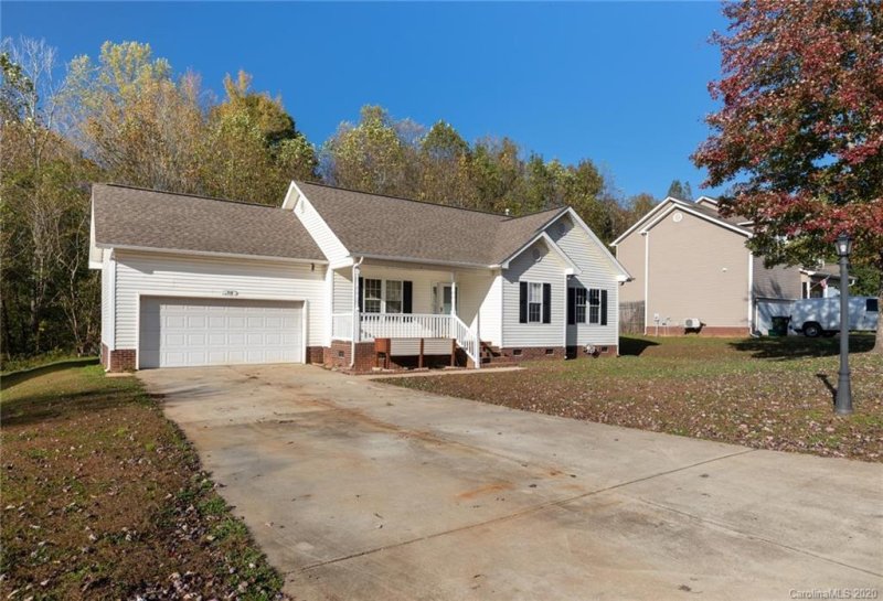 Property image 2 at 318 Lone Tree Lane, Clover, SC 29710