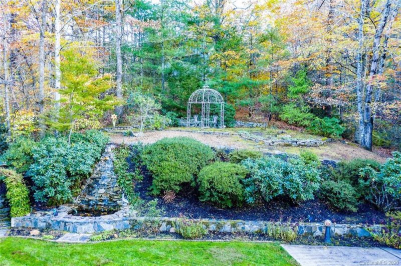 Property image 4 at 16 Happy Trails Drive, Barnardsville, NC 28709