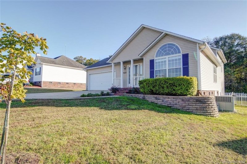 3685 Farm Lake Drive