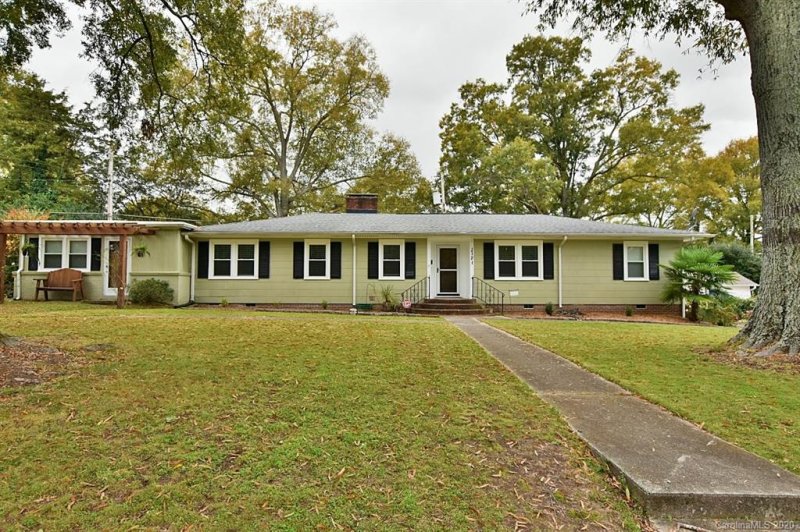 1121 Marydale Lane