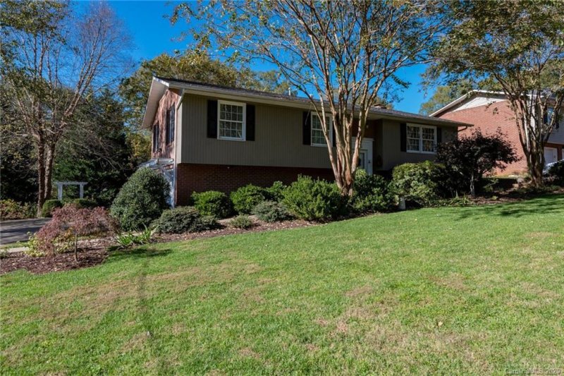 Property image 2 at 731 10th Street Drive, Hickory, NC 28601