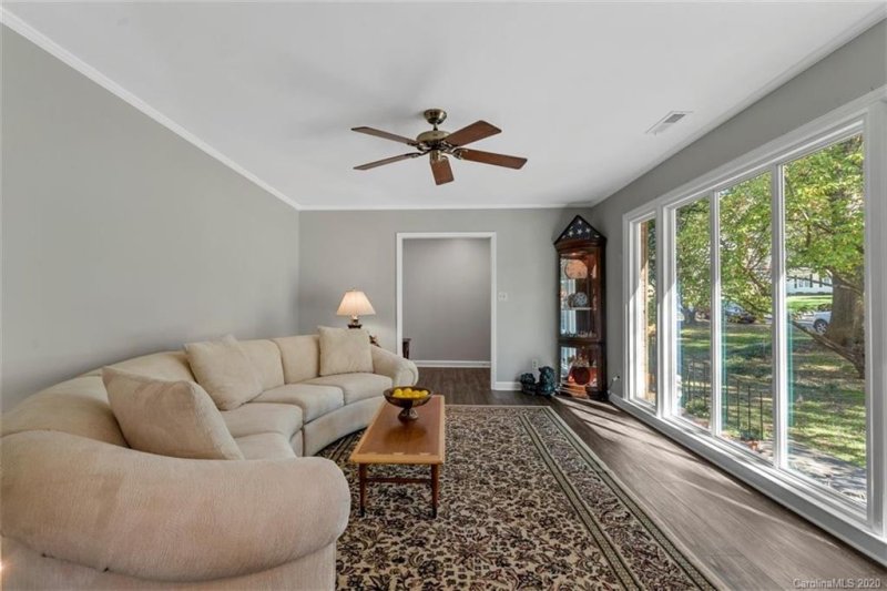 Property image 4 at 8139 Cliffside Drive, Charlotte, NC 28270