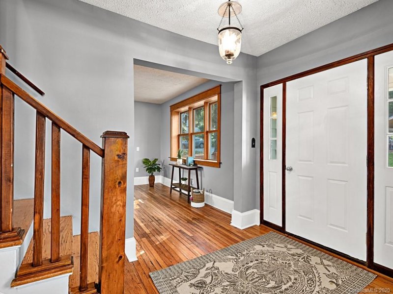 Property image 3 at 8 Lynmar Avenue, Asheville, NC 28804