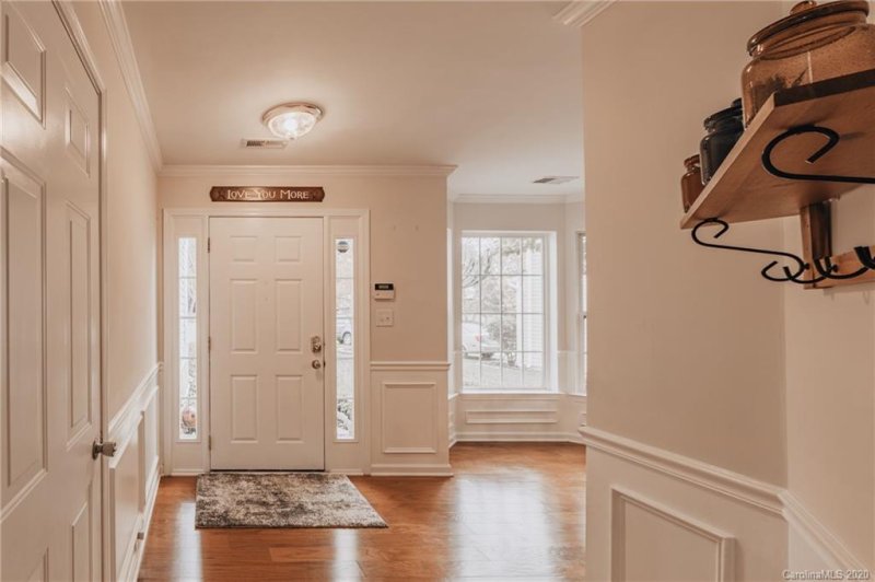 Property image 2 at 7113 Long Run Lane, Charlotte, NC 28216