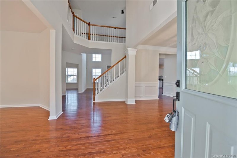 Property image 3 at 9840 Jeanette Circle, Charlotte, NC 28213