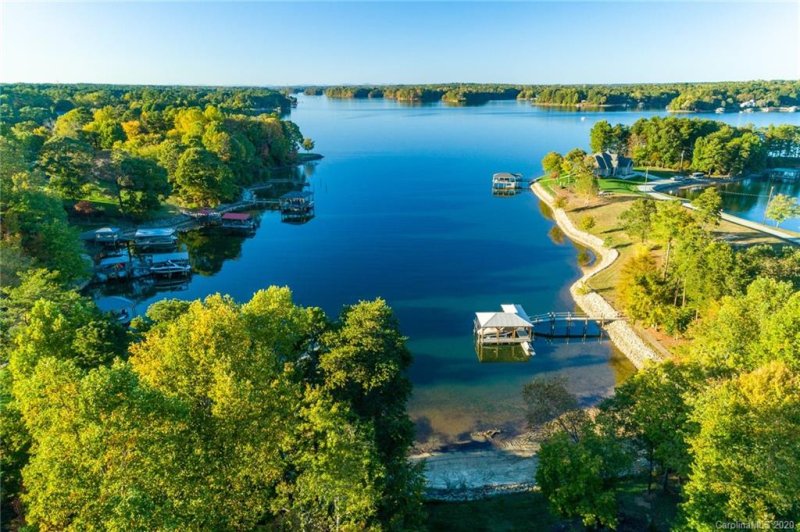 Property image 2 at 9476 Riviera Drive, Sherrills Ford, NC 28673