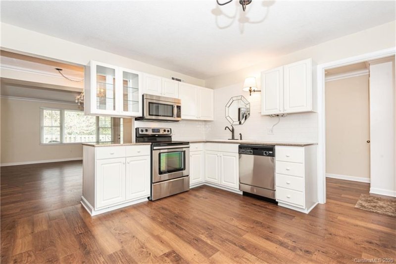 Property image 3 at 4607 Hedgemore Drive, Charlotte, NC 28209