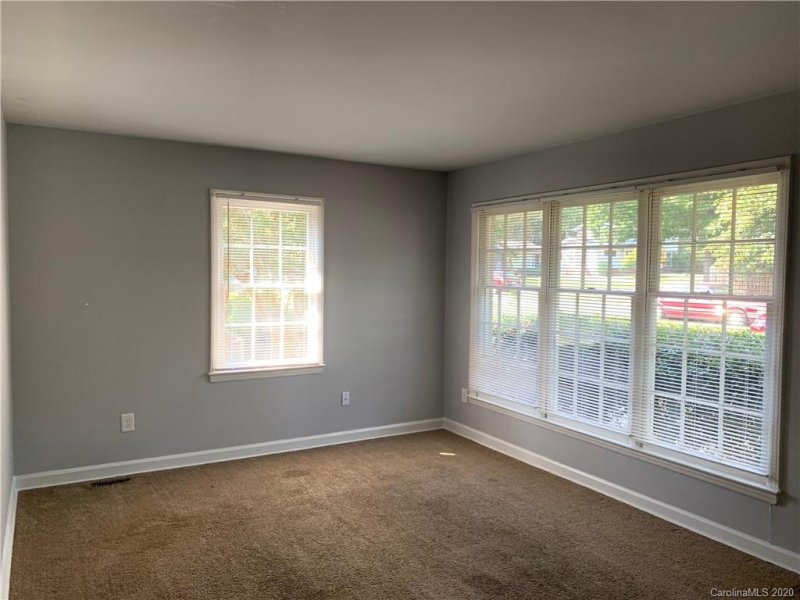 Property image 5 at 815 Georgetown Drive, Charlotte, NC 28213