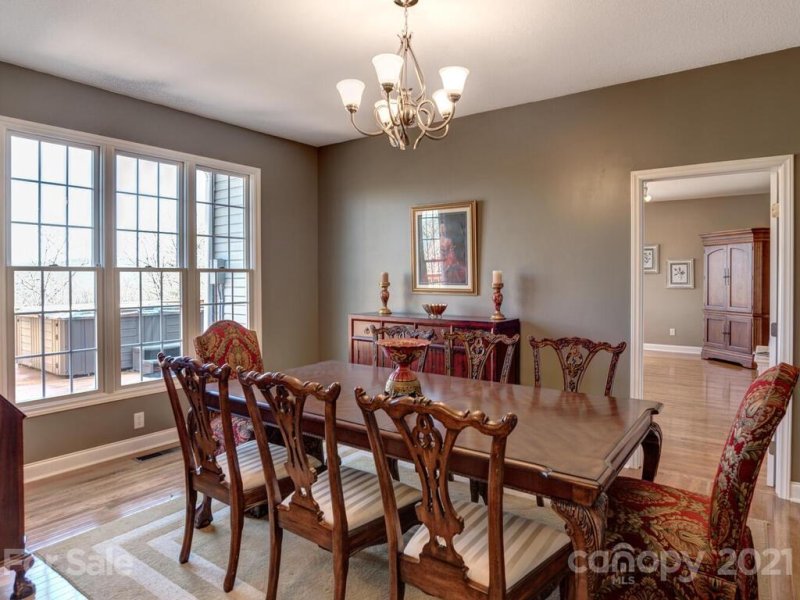 Property image 5 at 305 Jennifer Lane, Asheville, NC 28803