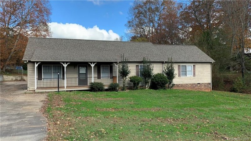 Property image 2 at 1586 Kenlane Drive, Hickory, NC 28601