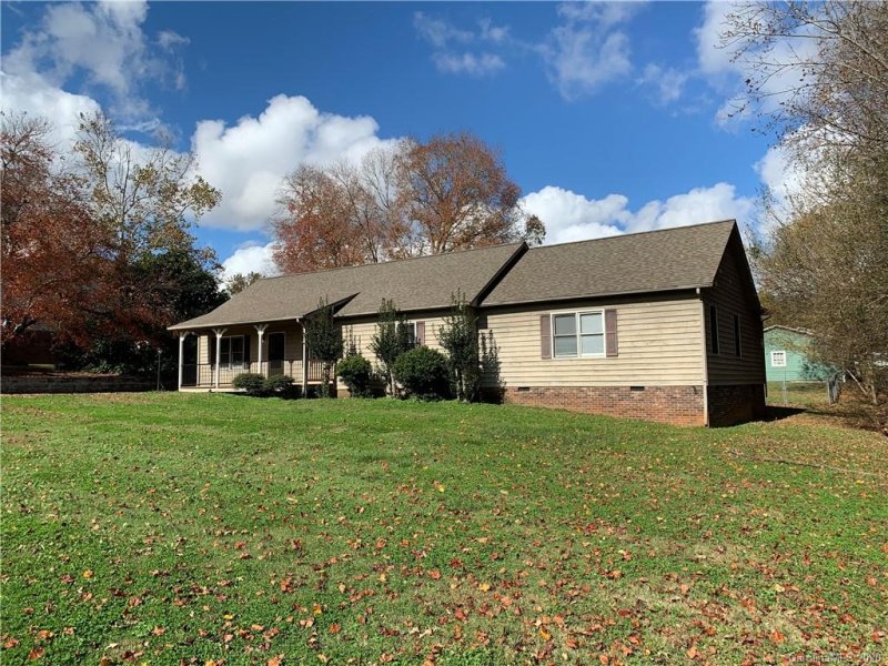 Property image 3 at 1586 Kenlane Drive, Hickory, NC 28601