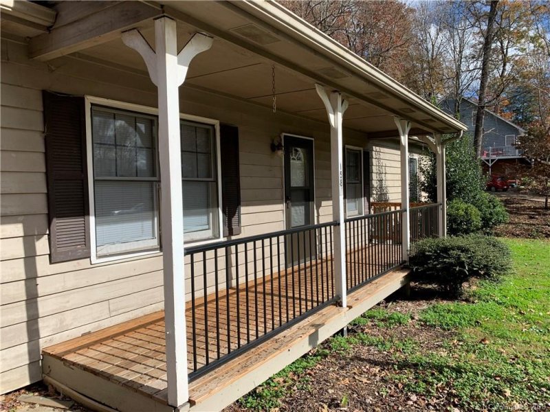 Property image 5 at 1586 Kenlane Drive, Hickory, NC 28601